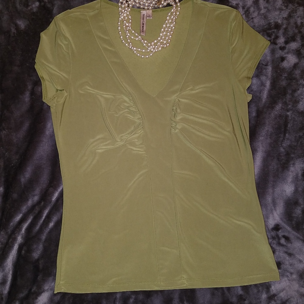 Cute top bundle 2 for $10